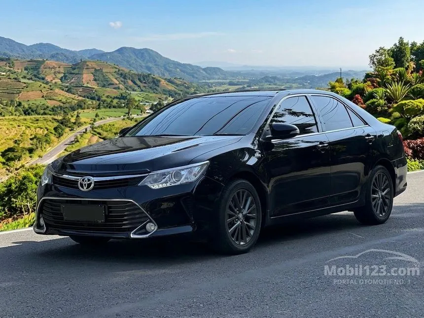 2017 Toyota Camry V Sedan