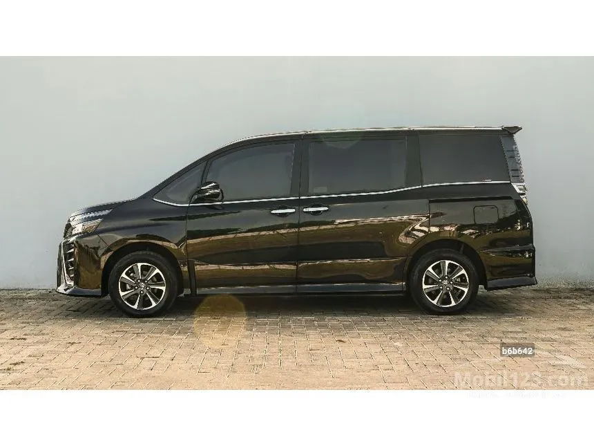 2021 Toyota Voxy MPV
