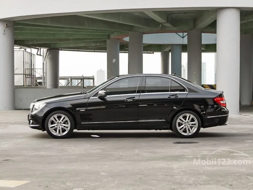 2012 Mercedes-Benz C200 Avantgarde CGI Sedan
