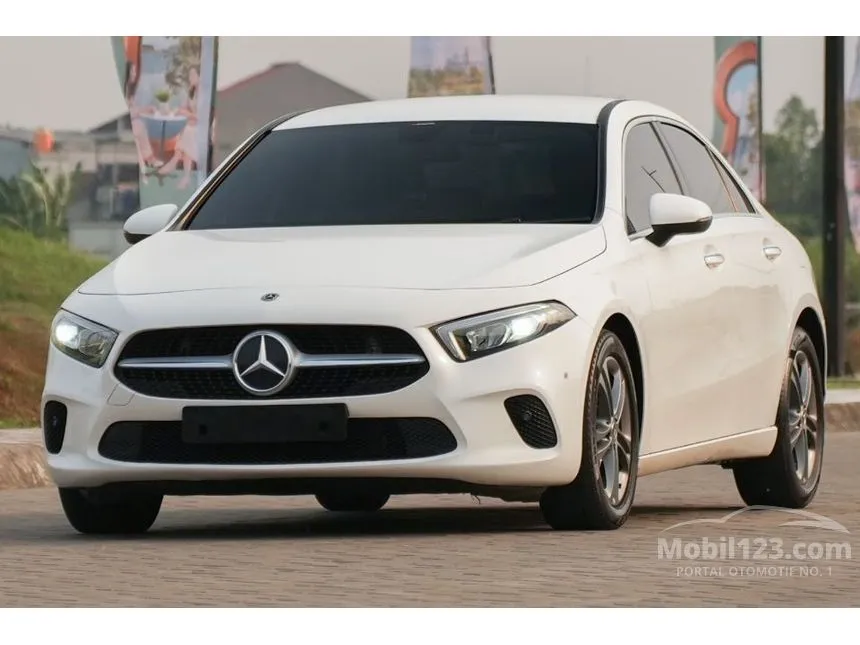 2021 Mercedes-Benz A200 progressive line Sedan