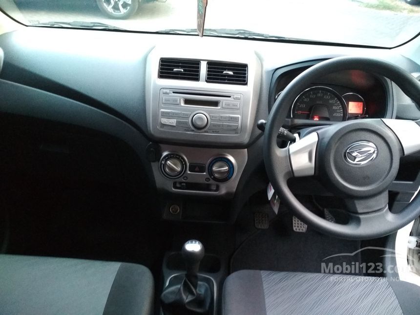 Jual Mobil  Daihatsu  Ayla  2019 X 1 0 di Jawa Timur Manual  