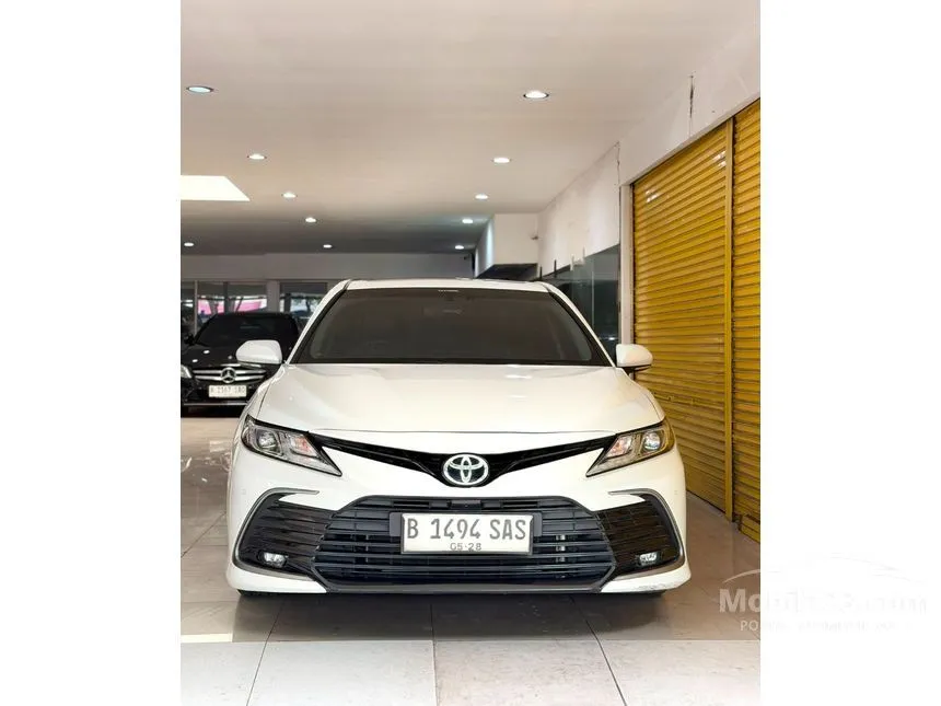 2023 Toyota Camry V Sedan