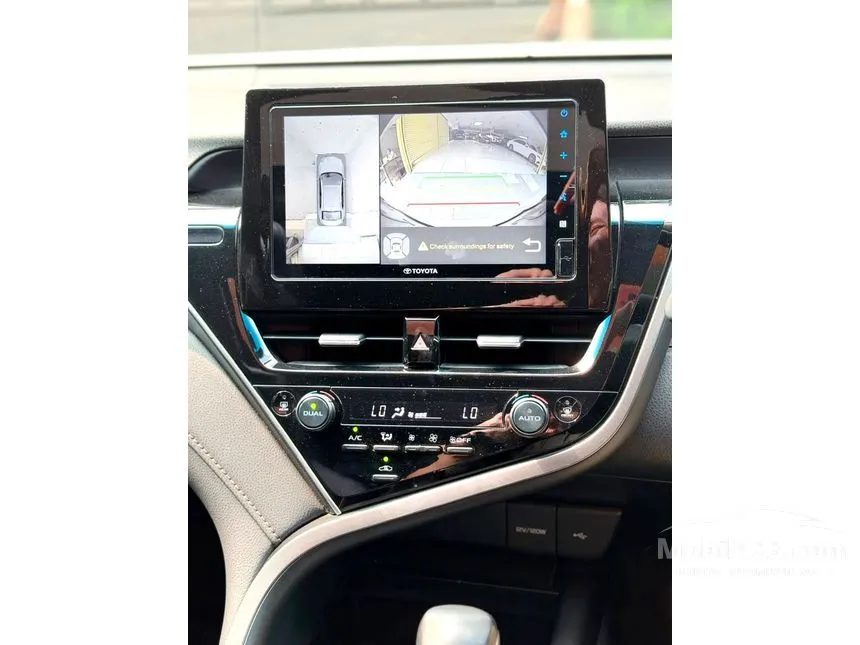 2023 Toyota Camry V Sedan