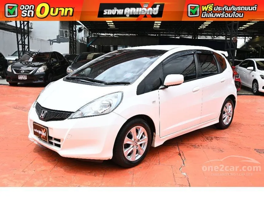 2013 Honda JAZZ V Hatchback
