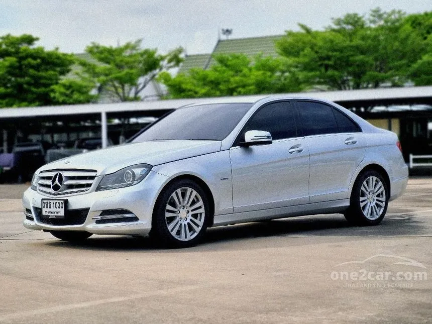 2013 Mercedes-Benz C200 CGI BlueEFFICIENCY Sedan