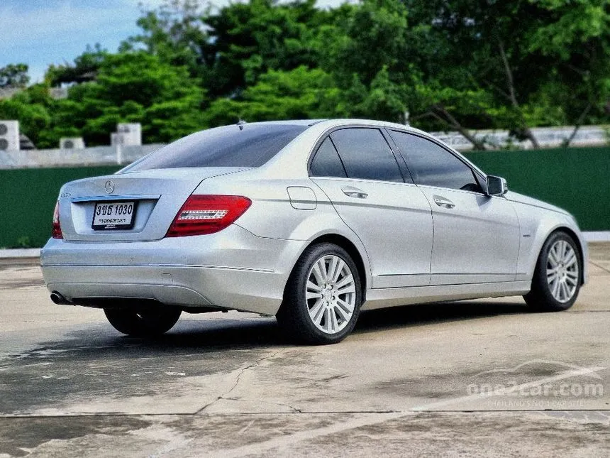 2013 Mercedes-Benz C200 CGI BlueEFFICIENCY Sedan
