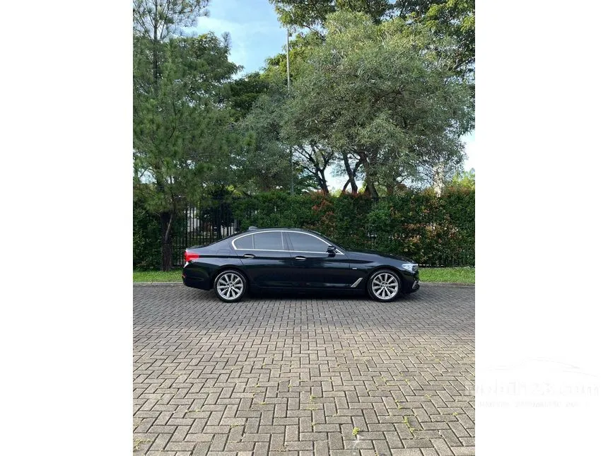 2018 BMW 520i Luxury Sedan