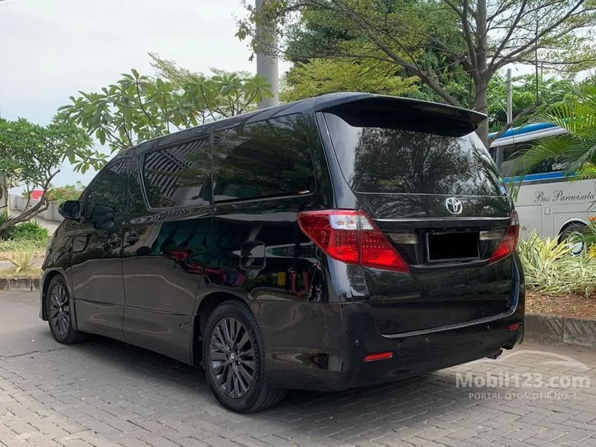 2013 Toyota Alphard SC MPV