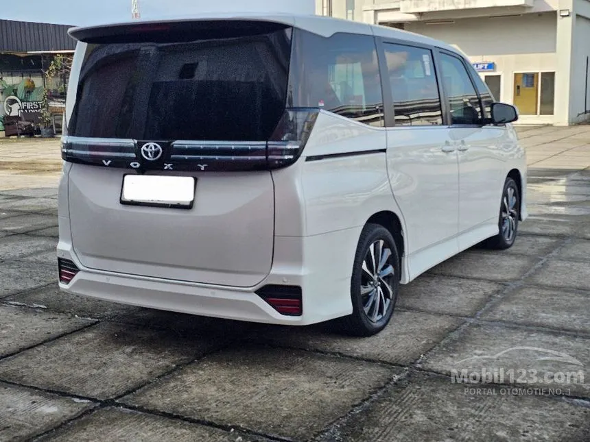 2024 Toyota Voxy (Premium Color) MPV