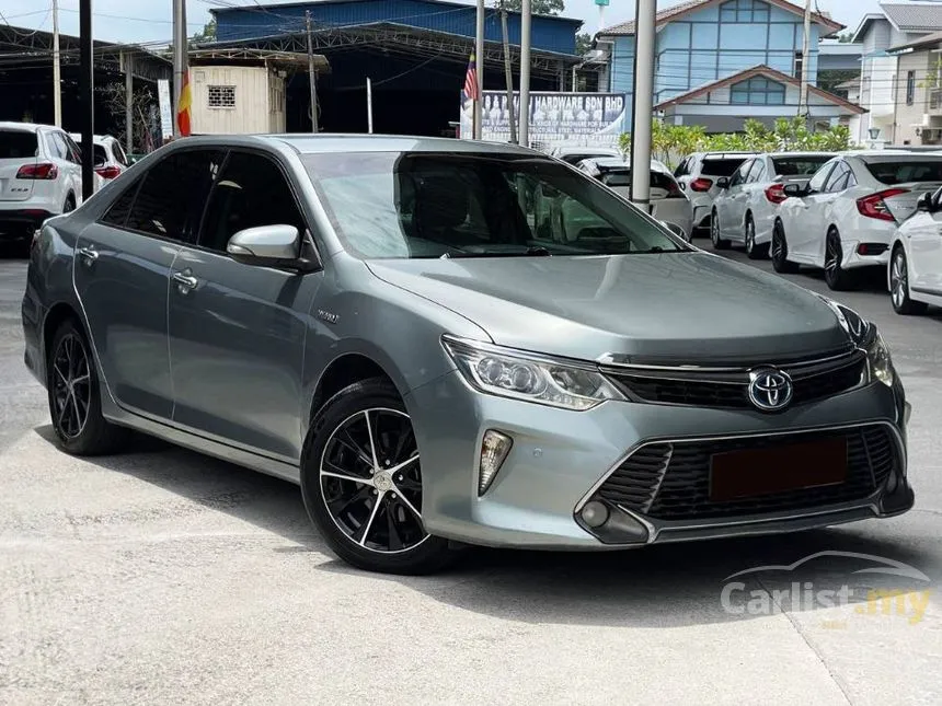 2016 Toyota Camry Hybrid Premium Sedan