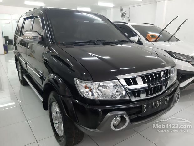 Isuzu Mobil bekas dijual di Sidoarjo Jawa-timur Indonesia 