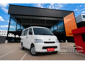 2022 Daihatsu Gran Max 1.5 Mini Bus D PS Van