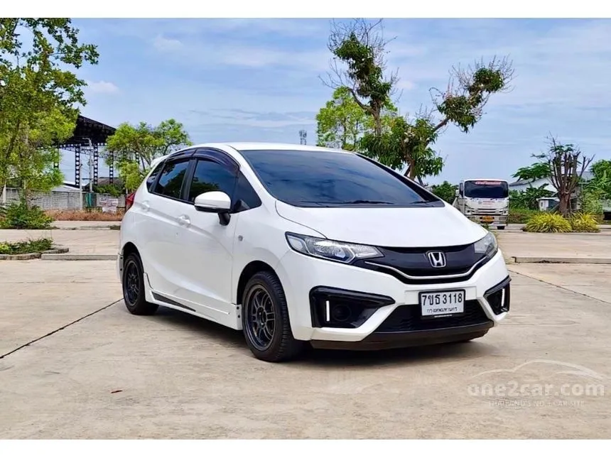 2015 Honda JAZZ V Hatchback