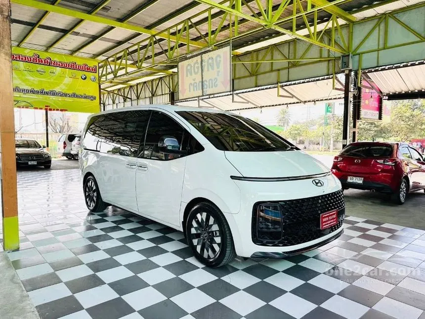 2022 Hyundai Staria Premium Van
