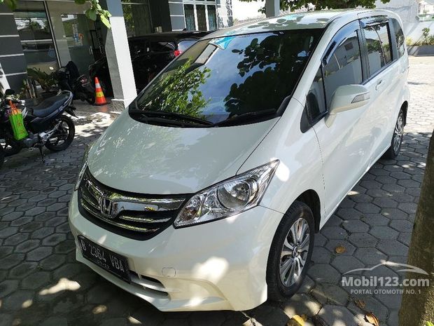 Honda Freed Mobil bekas dijual di Jawa-tengah Indonesia 