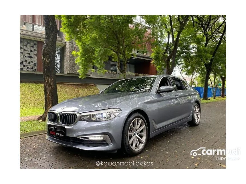 2018 BMW 520i Luxury Sedan