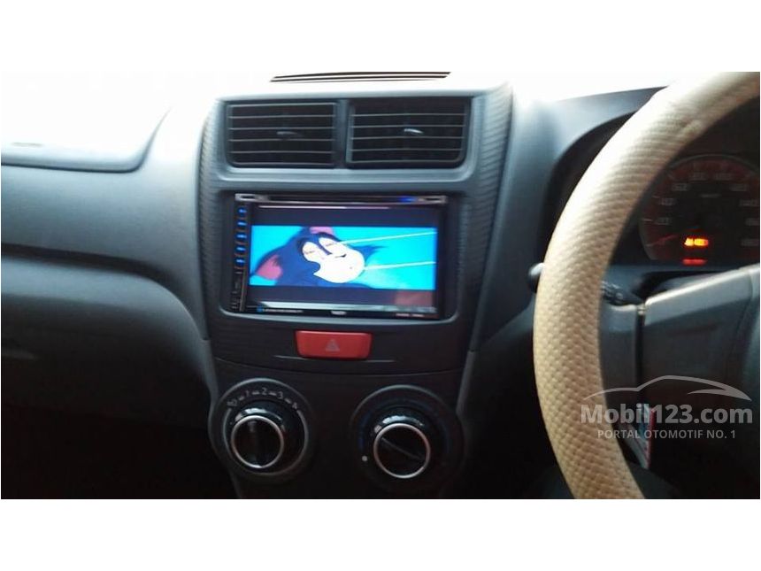 2015 Daihatsu Xenia D PLUS MPV