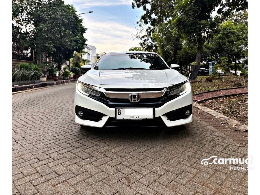2018 Honda Civic ES Sedan