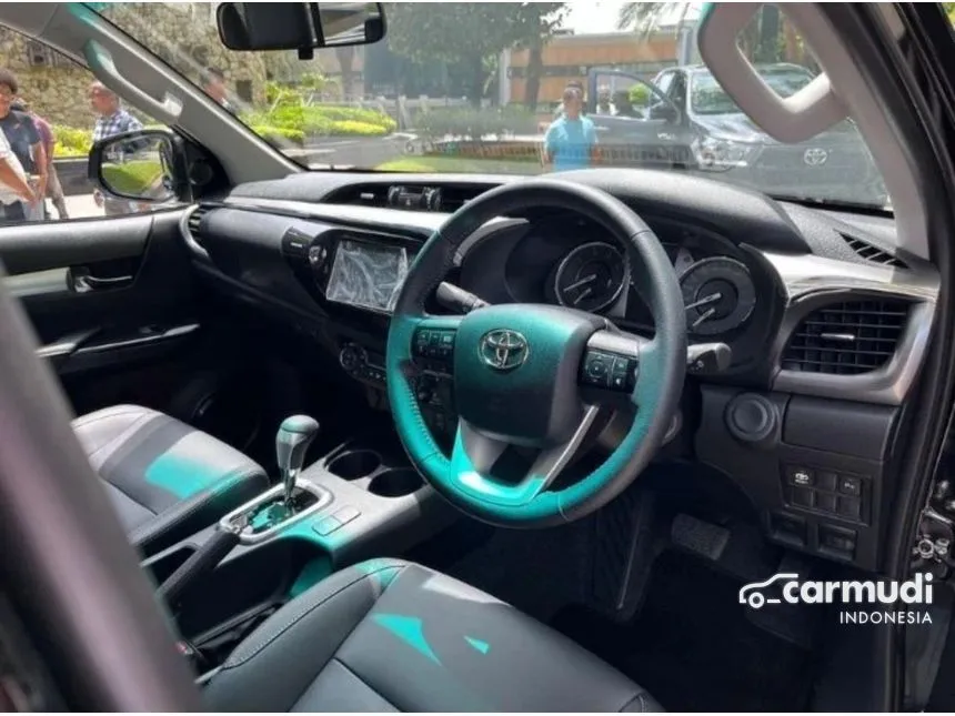 2025 Toyota Hilux V Pickup