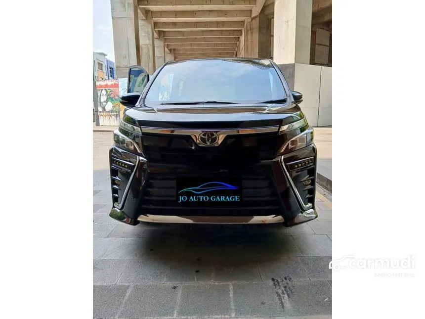 2018 Toyota Voxy MPV