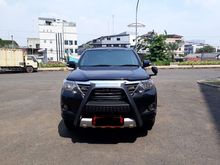 2014 Toyota Fortuner 2.7 V SUV bensin hitam 4x4 matic