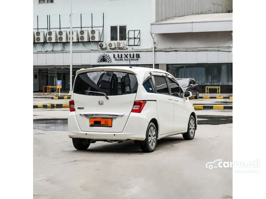 2013 Honda Freed S MPV