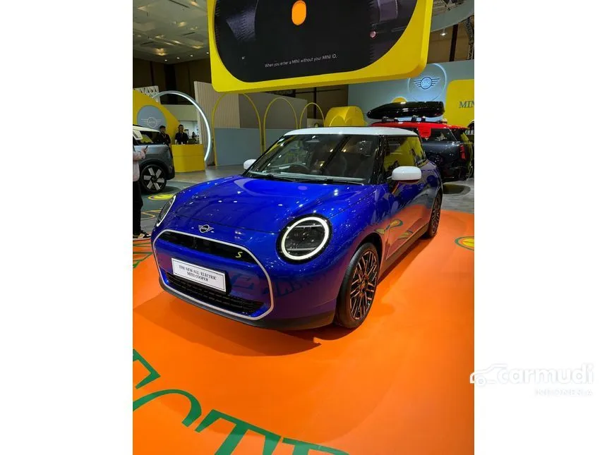 2024 MINI Cooper Cooper SE Hatchback