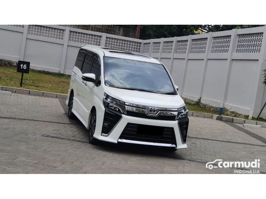 2019 Toyota Voxy MPV