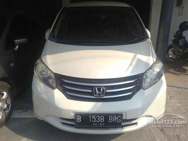 Honda Freed Mobil bekas dijual di Jawa-tengah Indonesia 