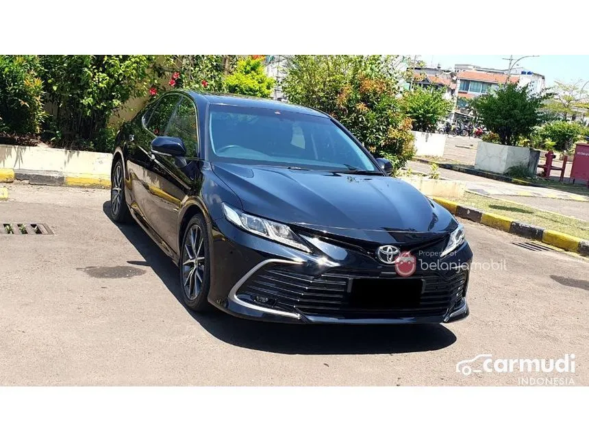 2022 Toyota Camry V (Premium Color) Sedan
