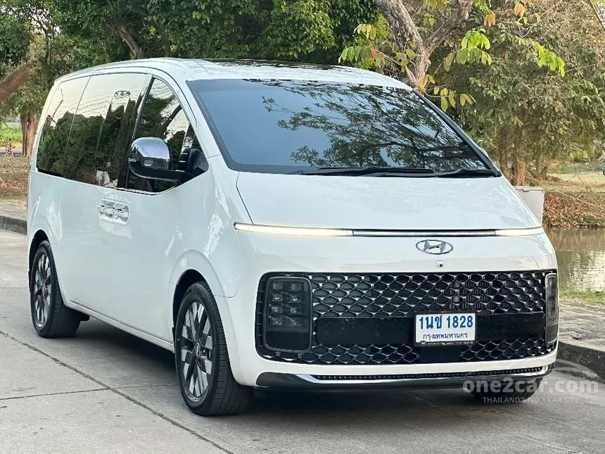 2022 Hyundai Staria Premium Van