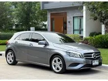 2014 Mercedes-Benz A180 1.6 W176 (ปี 12-16) Style BlueEFFICIENCY Hatchback