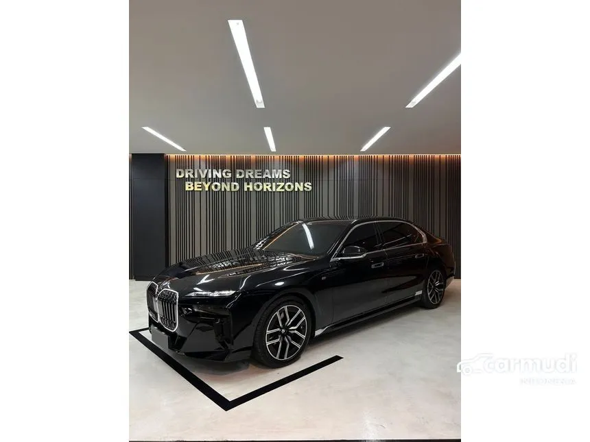 2024 BMW 735i M Sport Sedan