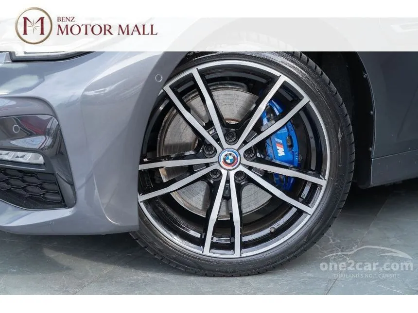 2022 BMW 330e M Sport Sedan