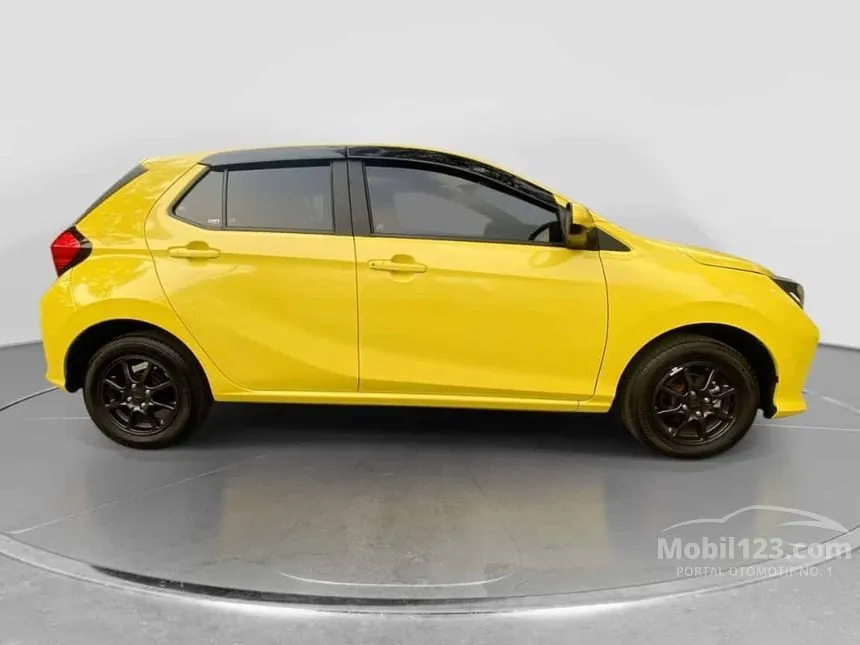 2025 Daihatsu Ayla R Hatchback