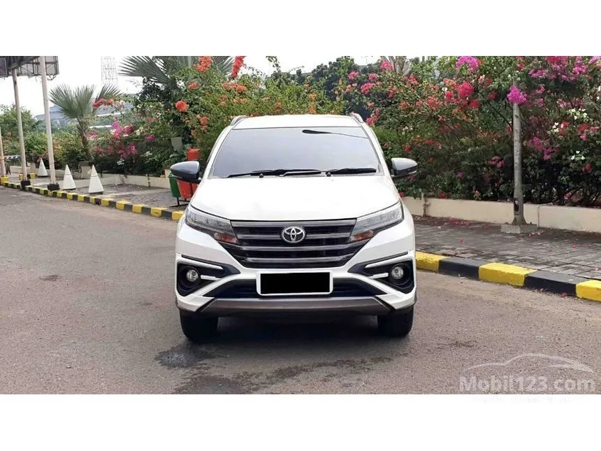 Jual Mobil Toyota Rush 2023 S GR Sport 1.5 di Jawa Barat Automatic SUV Putih Rp 239.000.000