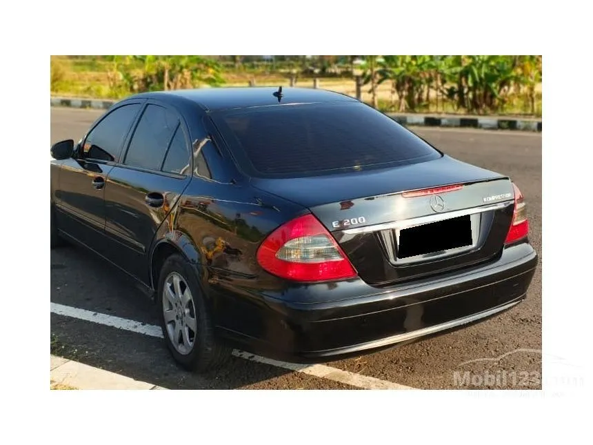 2009 Mercedes-Benz E200K Sedan