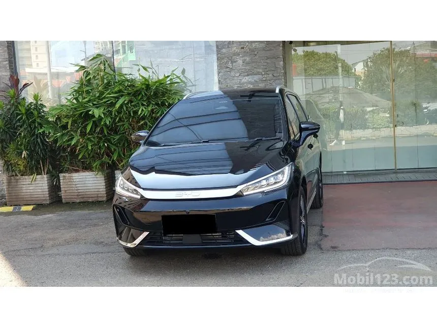 2025 BYD M6 Superior Captain 6 Seater MPV