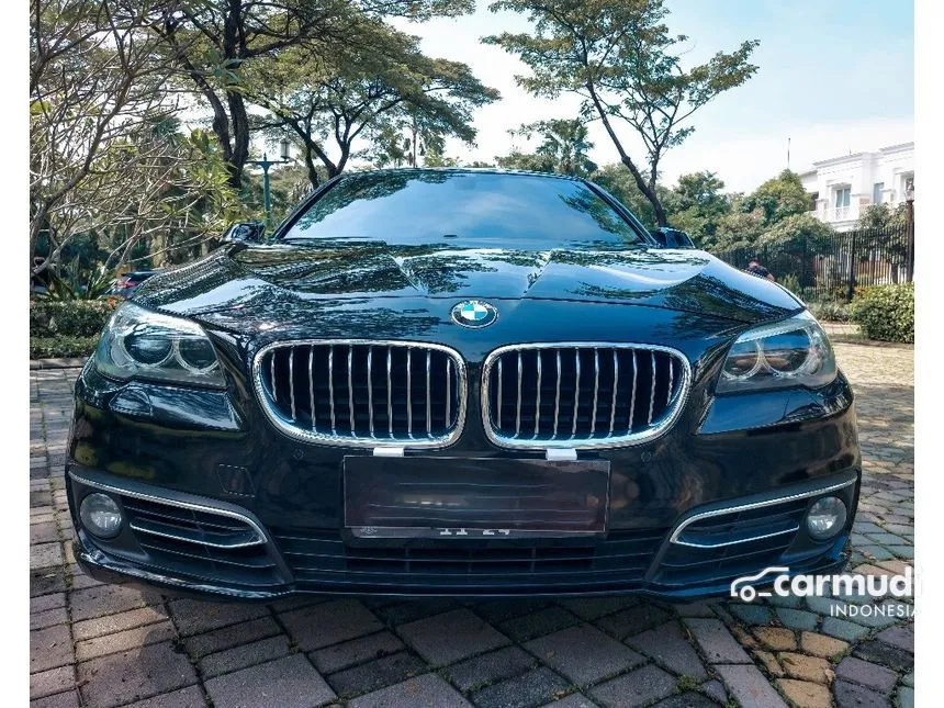 2014 BMW 528i Luxury Sedan