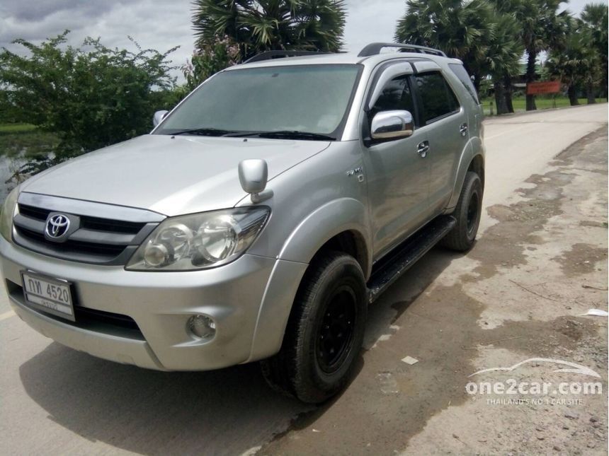 Toyota fortuner 2006 год