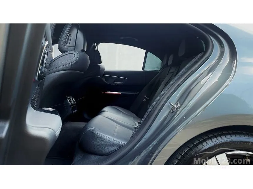2022 Mercedes-Benz C200 Avantgarde Line Sedan