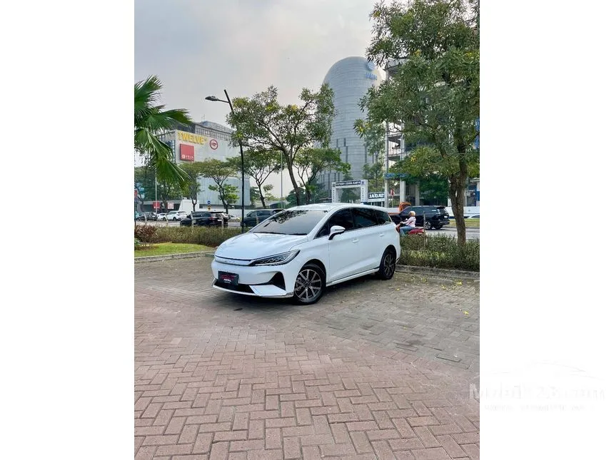 2025 BYD M6 Standard 7 Seater MPV