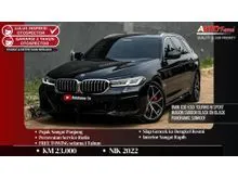 2022 BMW 530i 2.0 M Sport Touring Wagon KM 23.000 BMW G30 530i Touring M Sport Wagon Carbon Black On Black Panoramic Sunroof NIK 2022