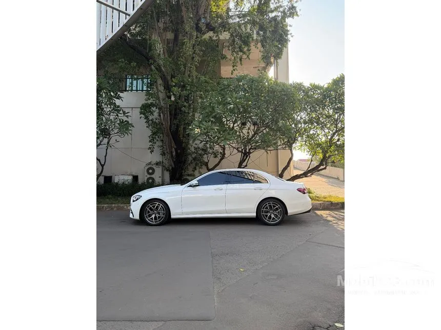 2022 Mercedes-Benz E300 AMG Line Sedan