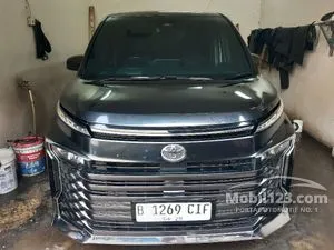 2023 Toyota Voxy 2.0 (Premium Color) MPV