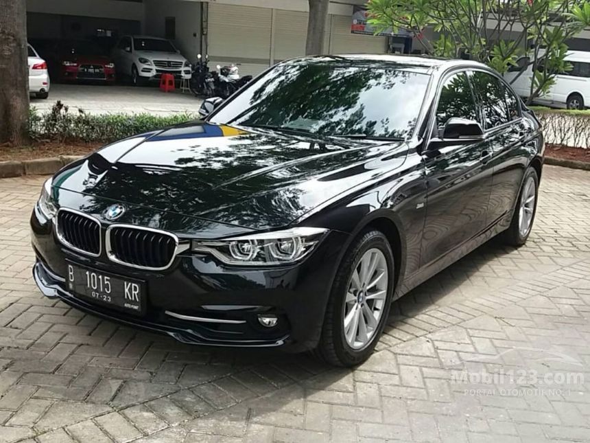 Jual Mobil  BMW  320i 2021 Sport  2 0 di DKI Jakarta 