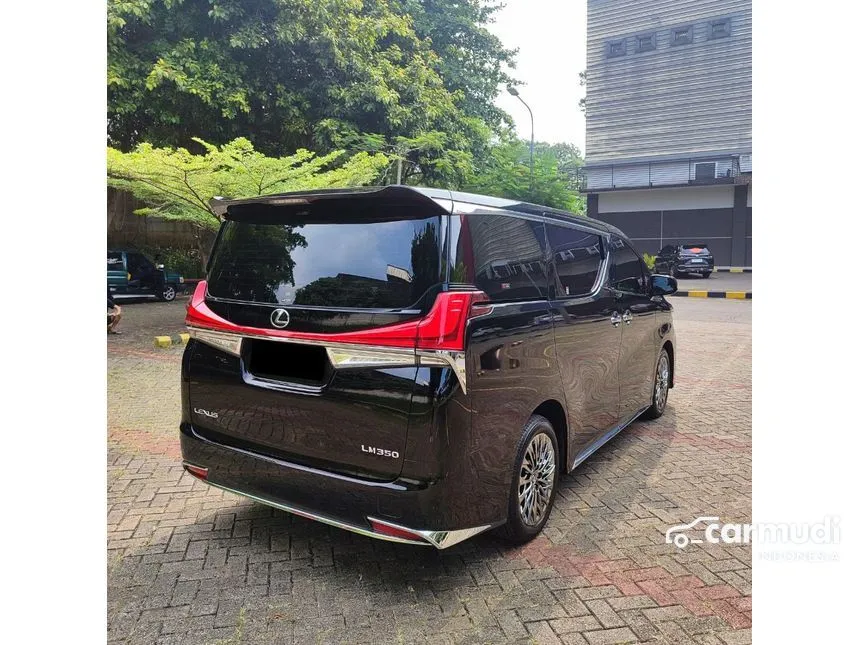 2023 Lexus LM 350h 7 Seater MPV