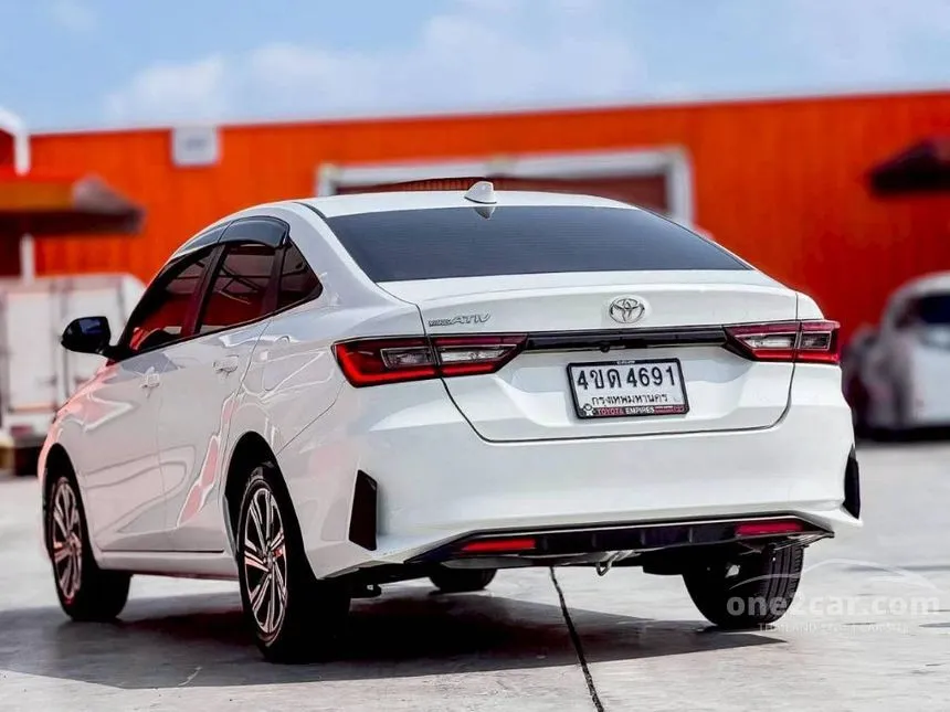 2023 Toyota Yaris Ativ Smart Sedan
