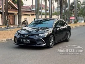 2022 Toyota Camry 2.5 V (Premium Color) Sedan
