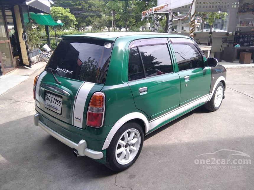 Daihatsu mira 2004